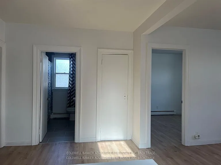 832 King St #UPPER — Photo 7
