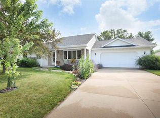 1251 Stillmeadow Ln, Menasha, WI 54952
