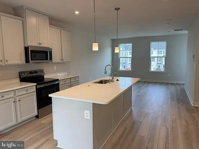 6729 Shelton Ln — Photo 22