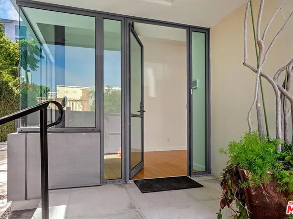 156 Mabery Rd, Santa Monica, CA 90402