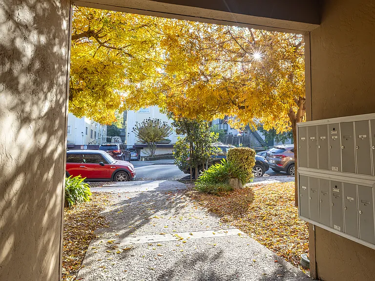 301 E Okeefe St — Photo 23