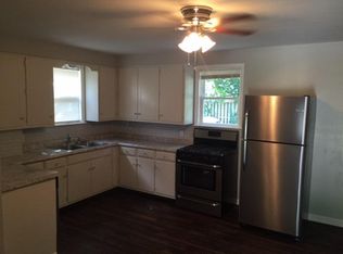 233 E 19th St FLOOR 1, Lockport, IL 60441