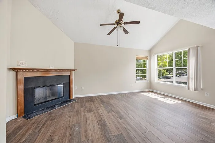 Building Photo - 14053 Vista Dr #146