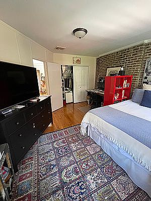 4th image of 30 E 13th St APT 4