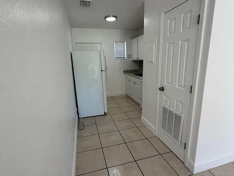 1021 Henrietta Ave — Photo 10