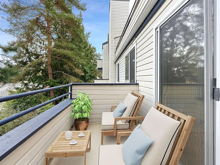The Ashford Apartments — Photo 12