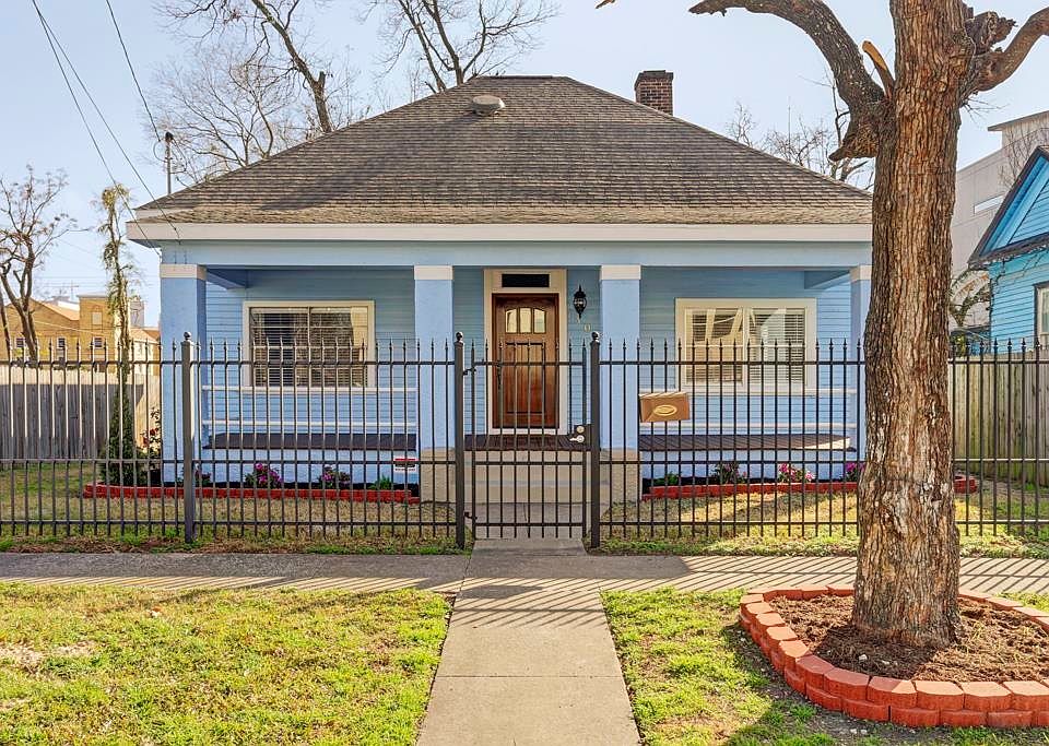 Welcome home! Recently updated, has antique charm & excellen