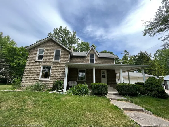 21881 Pratt Rd, Armada, MI 48005
