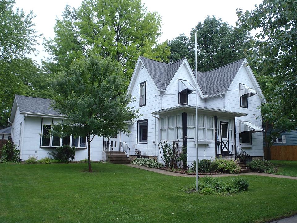 1st image of 212 S 11th St