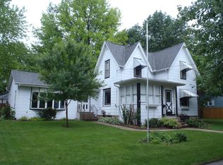 212 S 11th St, Dekalb, IL 60115