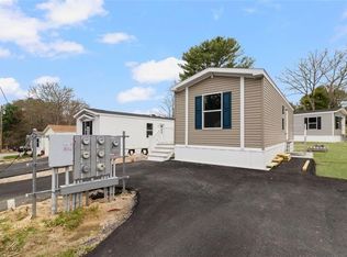 27 Foxtrot Dr, Charlestown, RI 02813