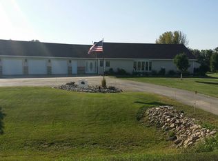 5857 N 42nd St, Grand Forks, ND 58203