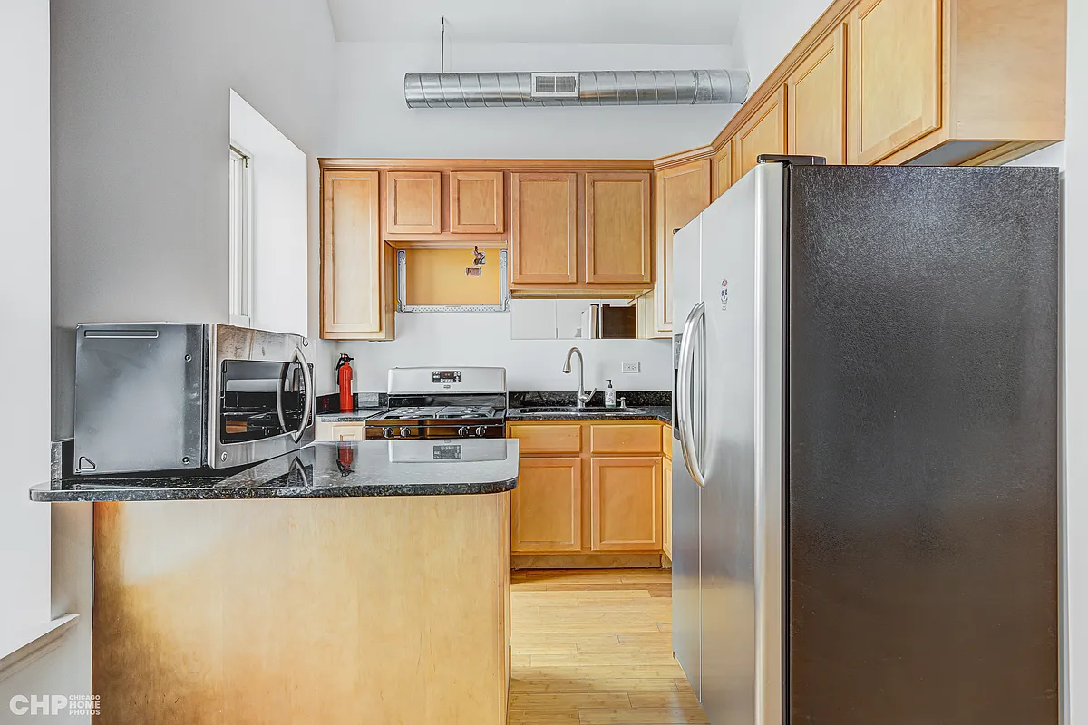 Building Photo - 2016 W 18th St #2