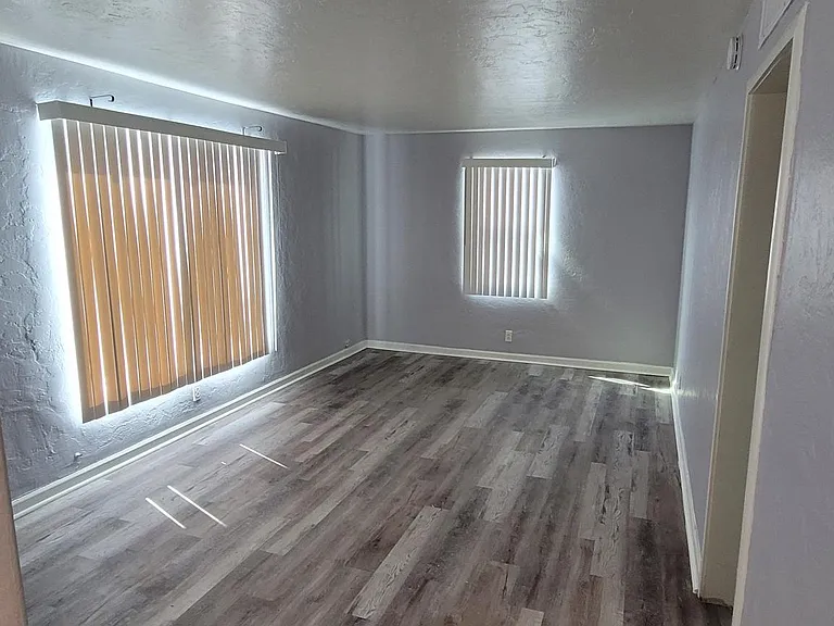 2026 N Tucson Blvd — Photo 8