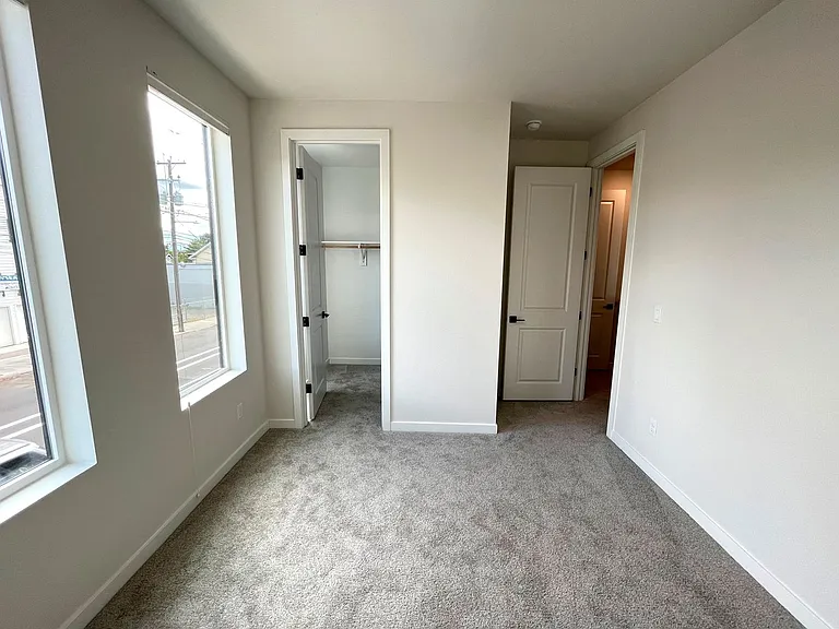 4725 N Williams Ave — Photo 10