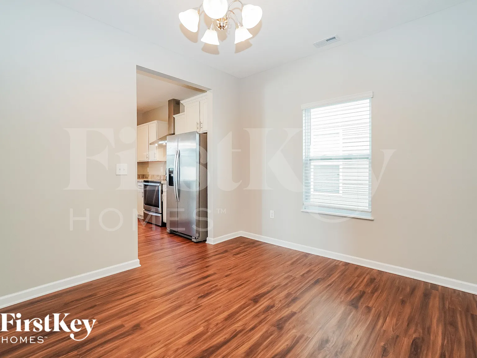 3 bed, 3.0 bath, 2560 sqft, $3,020 — Photo 4