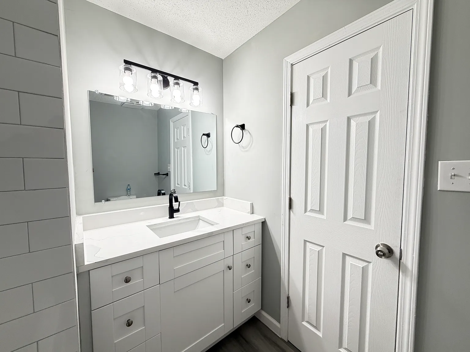 2 bed, 1.5 bath, 1088 sqft, $1,250 — Photo 3