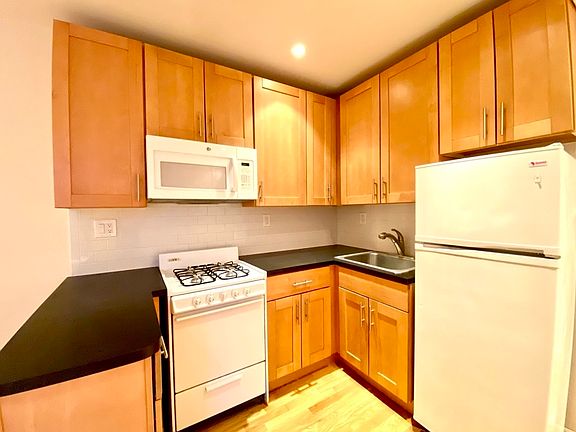 3rd image of 528 E 79th St #1V