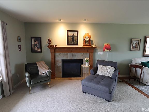 3rd image of 8376 Oak Ridge Dr