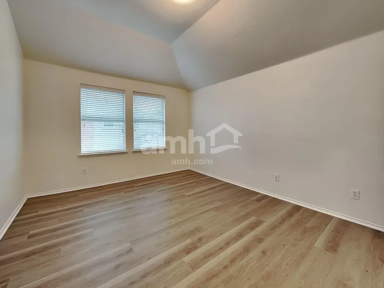 1003 San Antonio Dr — Photo 22