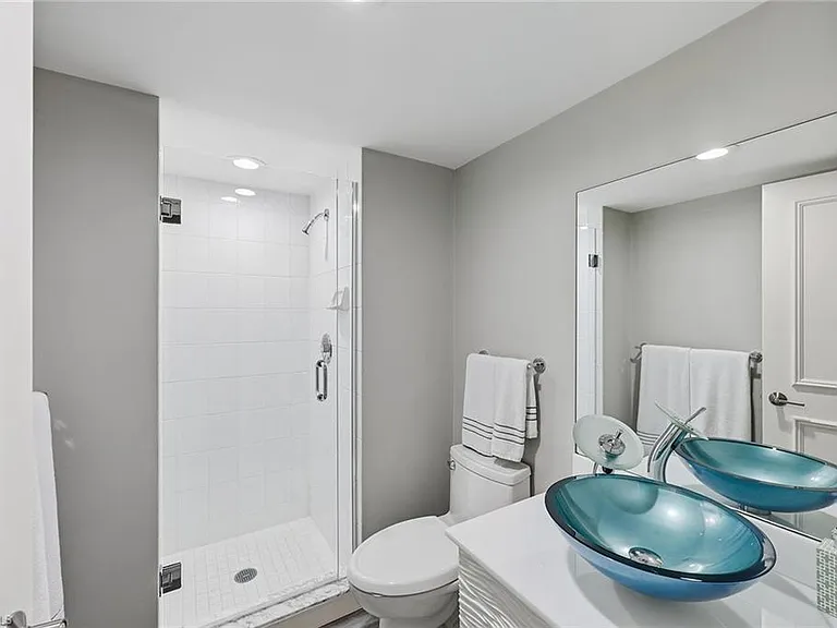 8111 Bay Colony Dr #204 — Photo 29