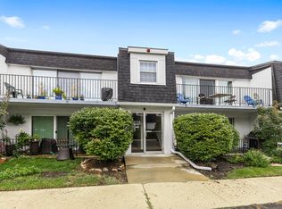 1115 Royal Saint George Dr APT 103, Naperville, IL 60563