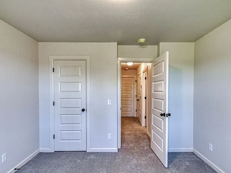 8101 Solare Pl — Photo 25