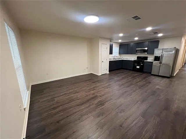 3 bed, 2.0 bath, 1342 sqft, $1,850 — Photo 2