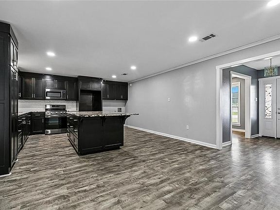 5th image of 15428 Brighton Ave