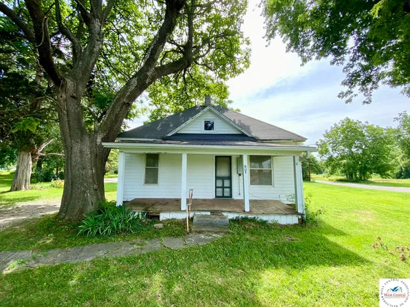 409 E 6th St, Lowry City, MO 64763