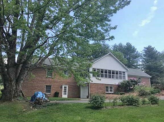 4th image of 124 Sherry Ln