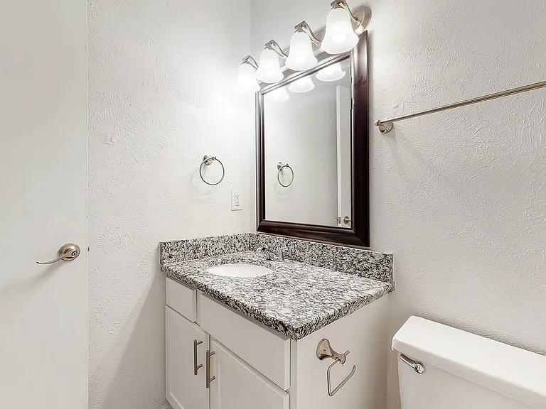 The Vanderbilt Apartments — Photo 18
