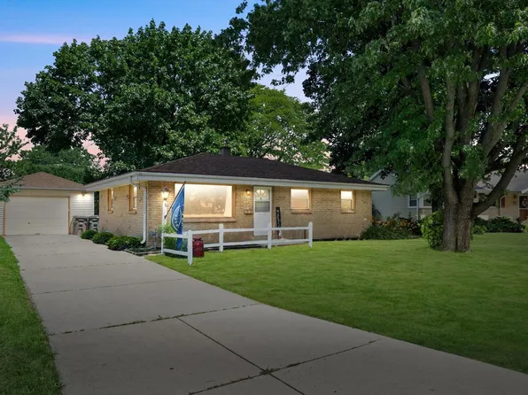 6830 W Plainfield AVENUE, Greenfield, WI 53220