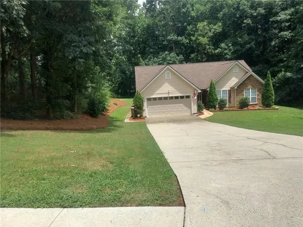 4215 Hamilton Walk Dr, Buford, GA 30519