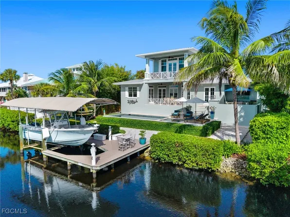 6255 Cocos Dr, Fort Myers, FL 33908