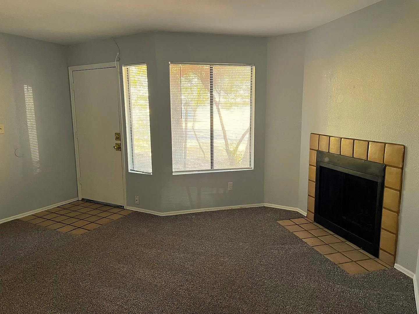 Affordable Town Home In Tempe!! — Photo 2
