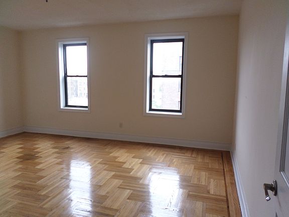 5th image of 4209 47th Ave APT 4L