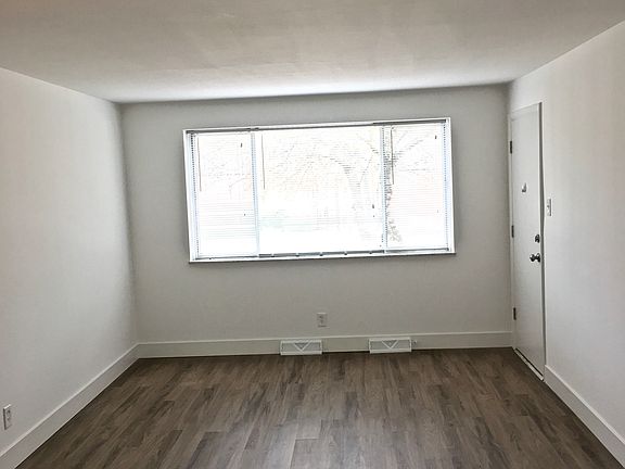 3rd image of 735 Lepere Ave APT B