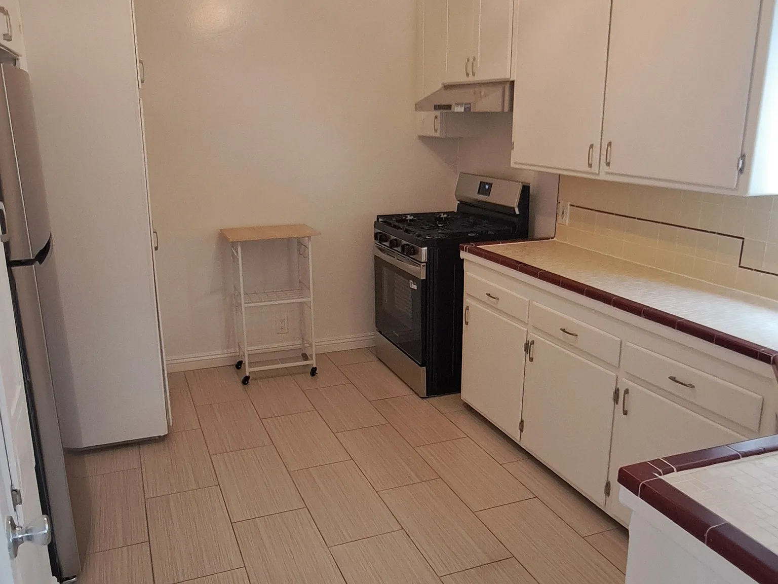 2 bed, 900 sqft, $4,150 — Photo 4