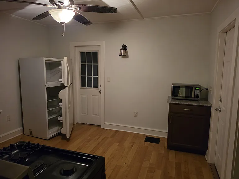 75 McLean St #1 — Photo 7