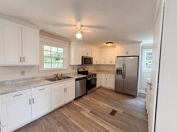 4th image of 415 Buie Ct