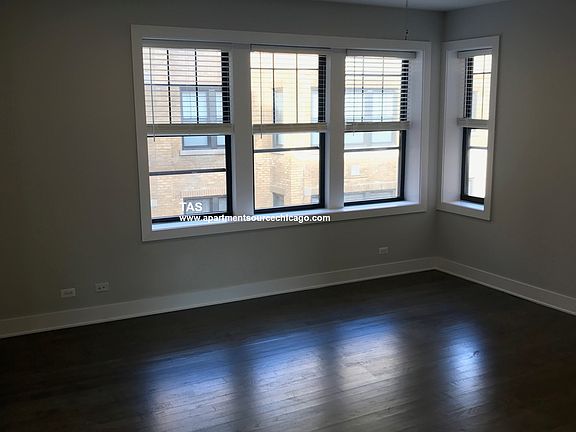 5th image of 2620 N Rockwell St #2