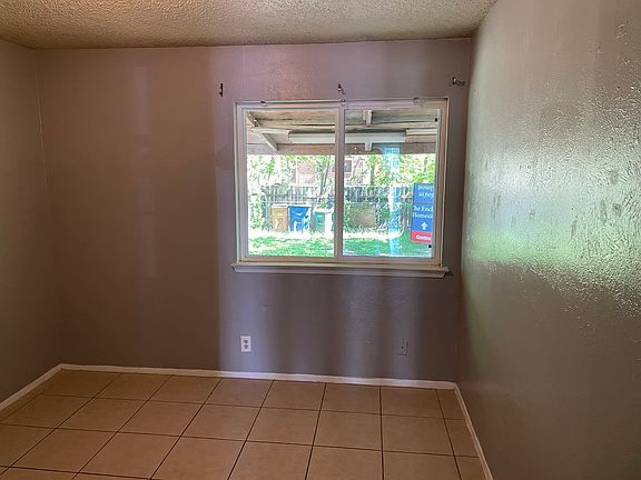 5th image of 905 Fieldwood Dr #A