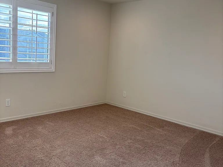 5705 N 88th Ln — Photo 16