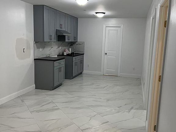 3rd image of 18 Clifton St #1