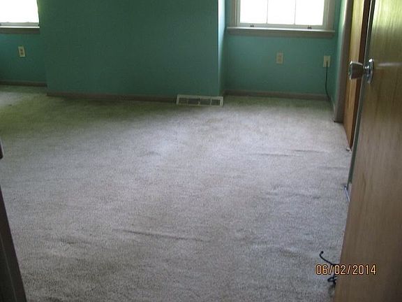 3rd image of 6035 Village Ln