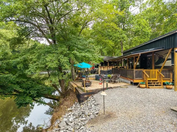 65 1st St, Ellijay, GA 30540