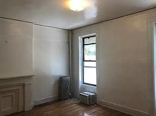 3rd image of 240 Gates Ave APT 2F
