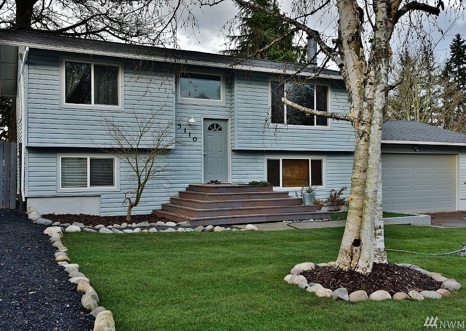 1st image of 3110 NE 72nd St