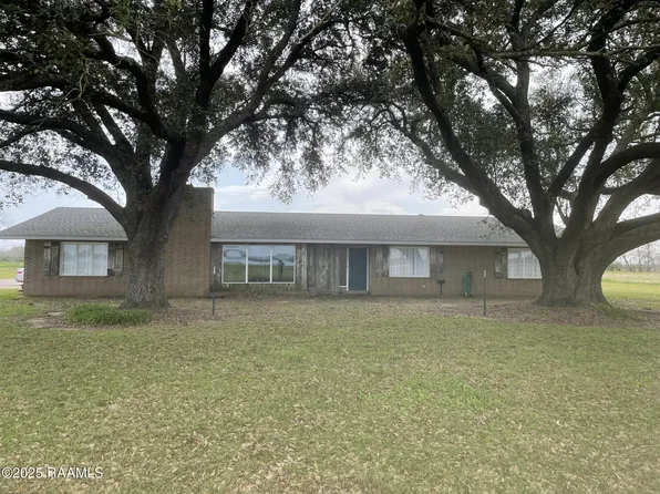2307 S Chataignier Rd, Ville Platte, LA 70586